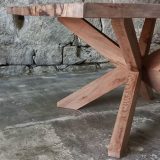 Table carrée en chêne pied bois