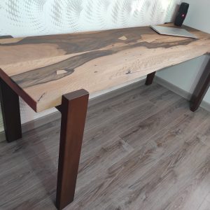 Bureau en bois massif sur mesure