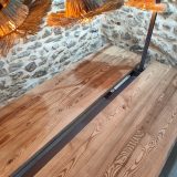 Table de jardin ou d'intérieur en bois massif, style guinguette champêtre et authentique.