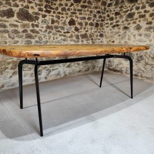 Table ovale en bois d'olivier massif BORDEAUX