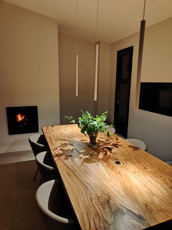 Table de qualité en bois massif