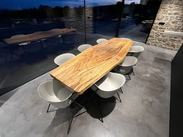 Table de dégustation en bois