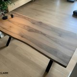 Table en noyer teinte claire