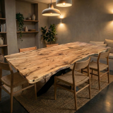 Table à manger en chêne massif avec pied central métal style industriel LYON