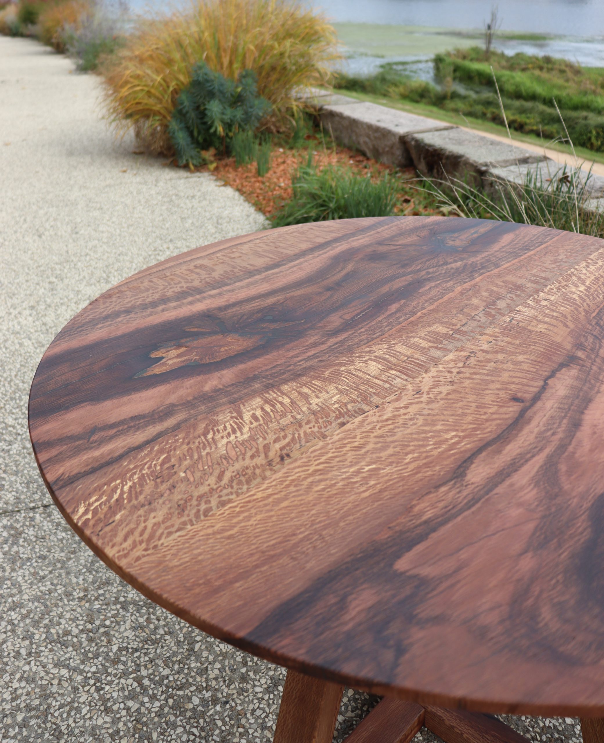 Table sur mesure MARSEILLE. Vue de dessus.