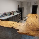 Planche de bar en bois massif sur mesure pour restaurants et cuisines