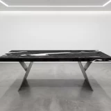 Table à manger haut de gamme en bois brûlé shou sugi ban et résine blanche avec piètement architectural en acier brossé PIHANA