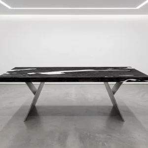 Table à manger haut de gamme en bois brûlé shou sugi ban et résine blanche avec piètement architectural en acier brossé PIHANA