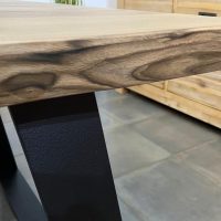 Table en noyer haut de gamme Table en noyer haut de gamme